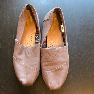 New women’s toms